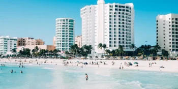 Ile trwa lot do Cancun? Dowiedz się, ile się leci do Cancun
