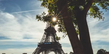 Ile trwa lot do Francji? Dowiedz się, ile się leci do Francji