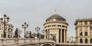 Ile trwa lot do Macedonii? Dowiedz się, ile się leci do Macedonii