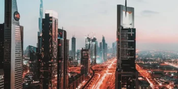 Ile trwa lot do Zjednoczonych Emiratów Arabskich? Dowiedz się, ile się leci do Emiratów Arabskich