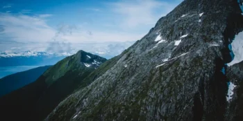 Ile trwa lot na Alaskę? Dowiedz się, ile się leci na Alaskę