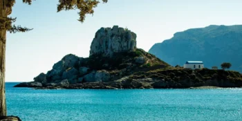 Ile trwa lot na Kos? Dowiedz się, ile się leci na Kos