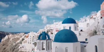Ile trwa lot na Santorini? Dowiedz się, ile się leci na Santorini